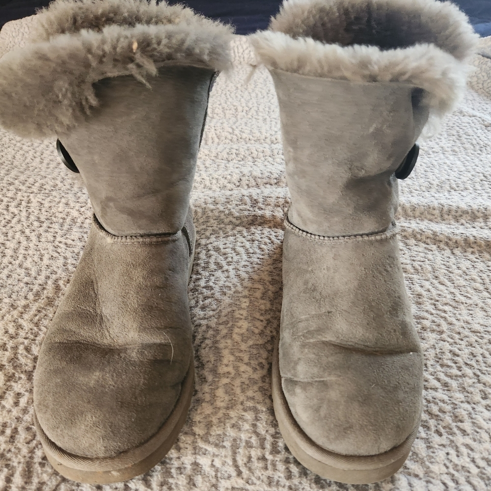 Boots - Picture 3 of 3